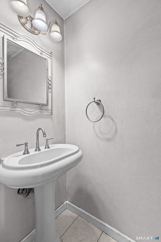 5 Deer Run 5, Bethel, CT 06801