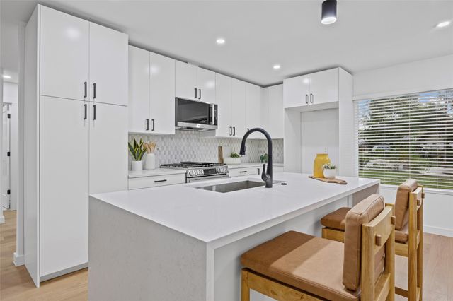 6507 Pevensey DR, Austin, TX 78745
