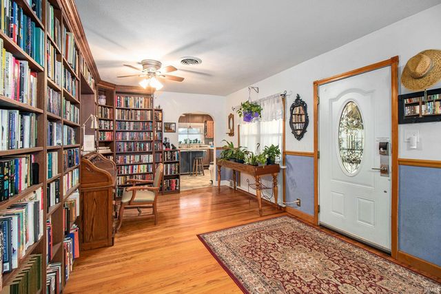 905 White Oak Drive, South Bend, IN 46617
