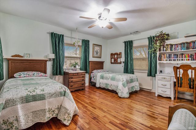 905 White Oak Drive, South Bend, IN 46617
