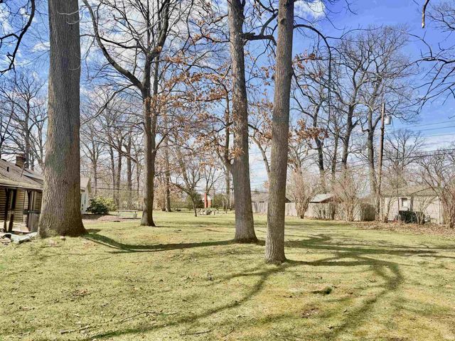 905 White Oak Drive, South Bend, IN 46617