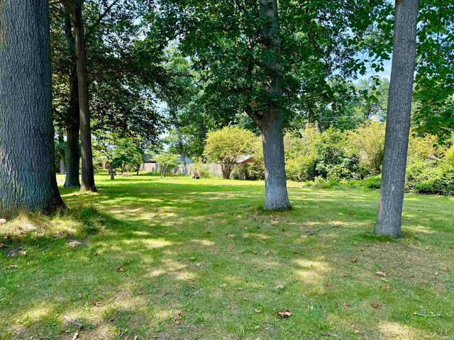 905 White Oak Drive, South Bend, IN 46617