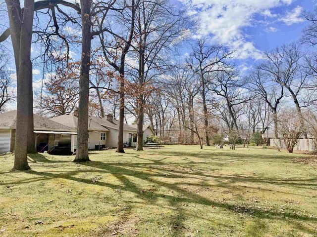 905 White Oak Drive, South Bend, IN 46617