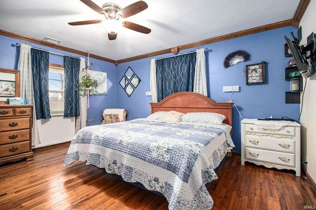 905 White Oak Drive, South Bend, IN 46617