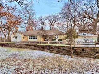 905 White Oak Drive, South Bend, IN 46617