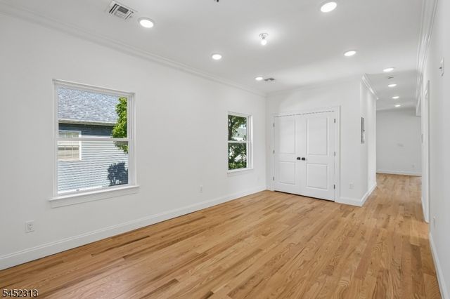 29 S 2Nd St, Elizabeth City, NJ 07206