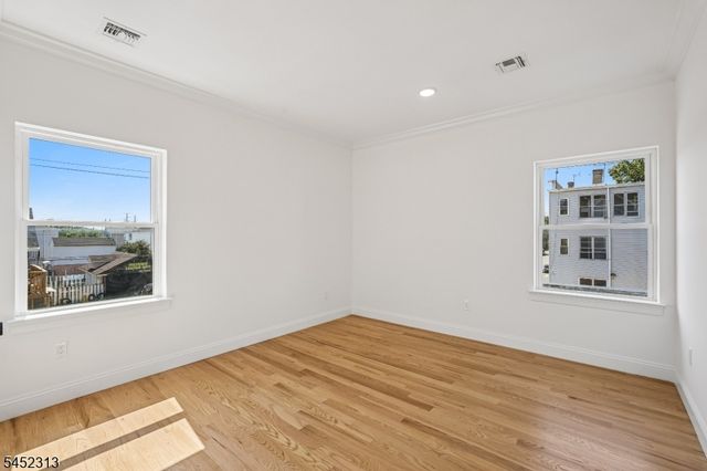29 S 2Nd St, Elizabeth City, NJ 07206