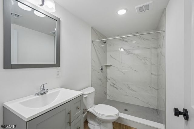 29 S 2Nd St, Elizabeth City, NJ 07206