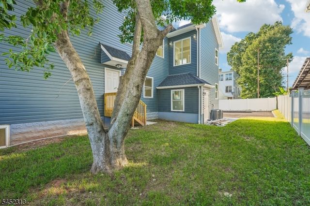 29 S 2Nd St, Elizabeth City, NJ 07206