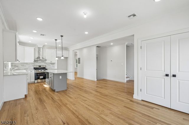 29 S 2Nd St, Elizabeth City, NJ 07206