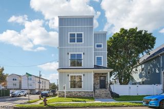 29 S 2Nd St, Elizabeth City, NJ 07206