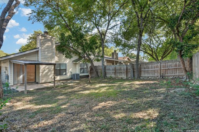 3928 CHIMNEY SPRINGS DR, San Antonio, TX 78247
