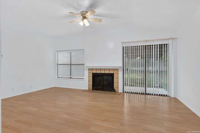 3928 CHIMNEY SPRINGS DR, San Antonio, TX 78247