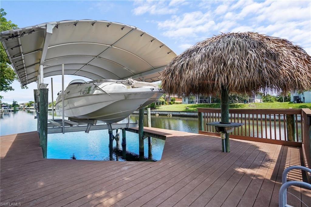 Image 26 of property listing at 3841 SW 17th PL, Cape Coral, FL 33914