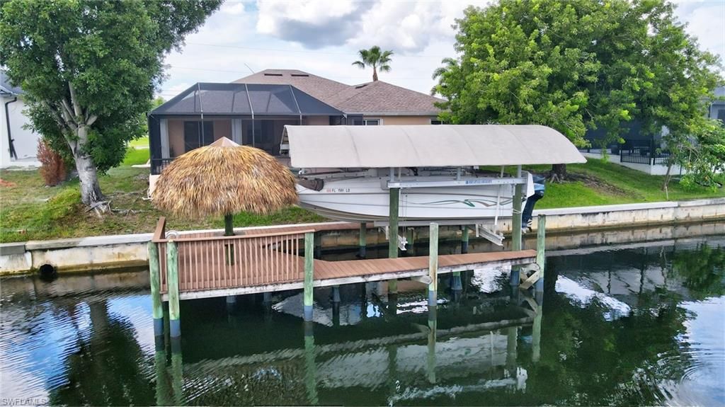 Image 32 of property listing at 3841 SW 17th PL, Cape Coral, FL 33914