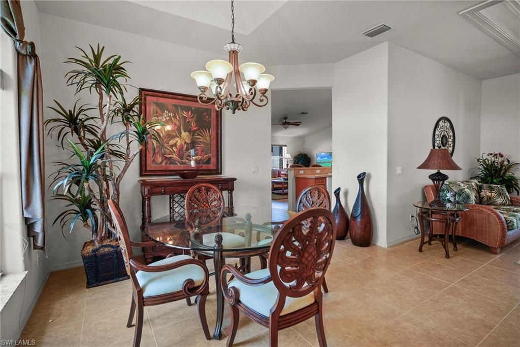 Image 9 of property listing at 3841 SW 17th PL, Cape Coral, FL 33914