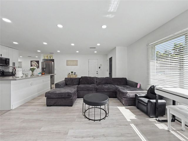 16912 SW 107th Pl, Miami, FL 33157