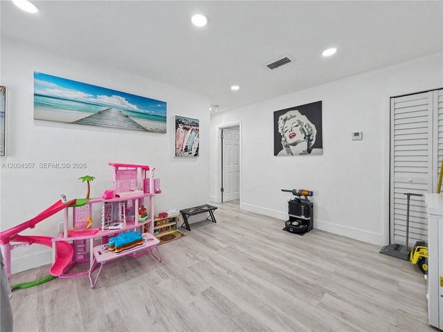 16912 SW 107th Pl, Miami, FL 33157