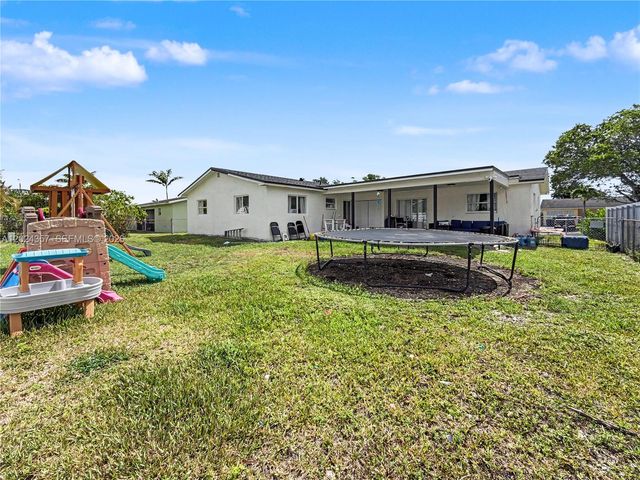 16912 SW 107th Pl, Miami, FL 33157