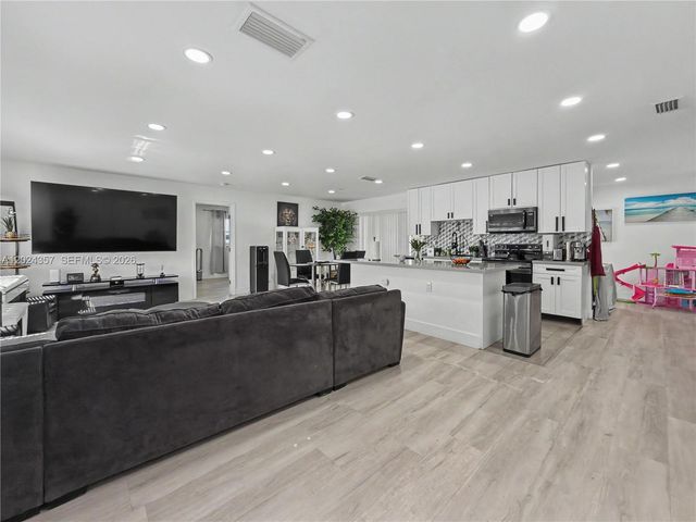 16912 SW 107th Pl, Miami, FL 33157