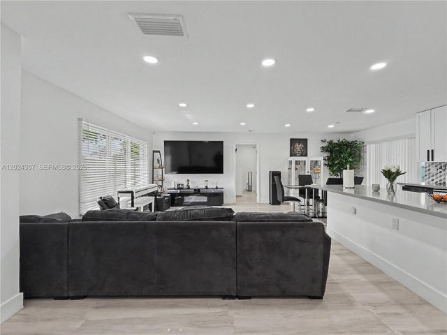16912 SW 107th Pl, Miami, FL 33157