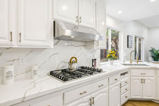 5400 Spencer Ln, Roseville, CA 95746