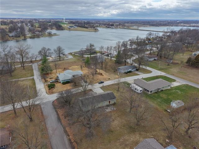 3723 Lake Trenton Drive, Trenton, MO 64683