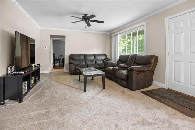 3723 Lake Trenton Drive, Trenton, MO 64683