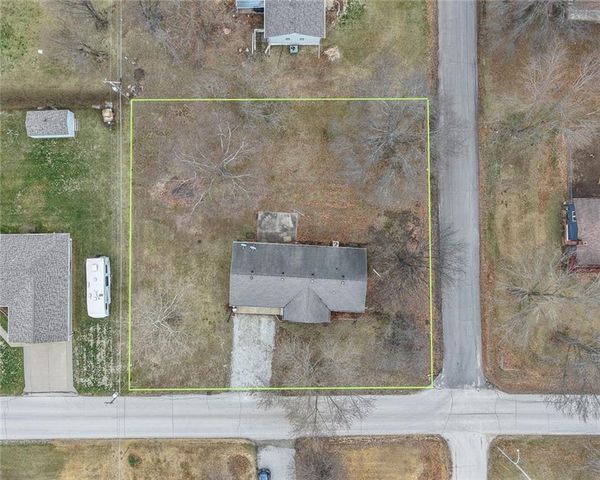 3723 Lake Trenton Drive, Trenton, MO 64683