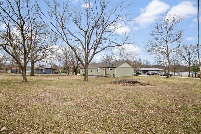 3723 Lake Trenton Drive, Trenton, MO 64683