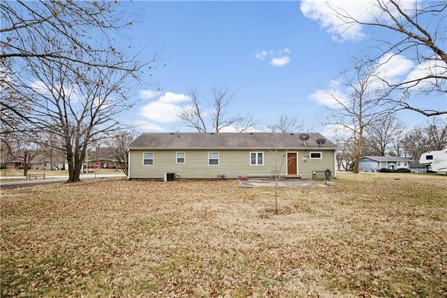 3723 Lake Trenton Drive, Trenton, MO 64683