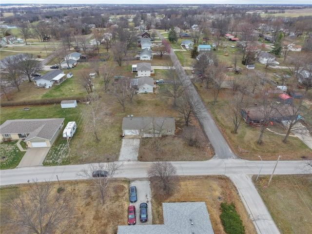 3723 Lake Trenton Drive, Trenton, MO 64683