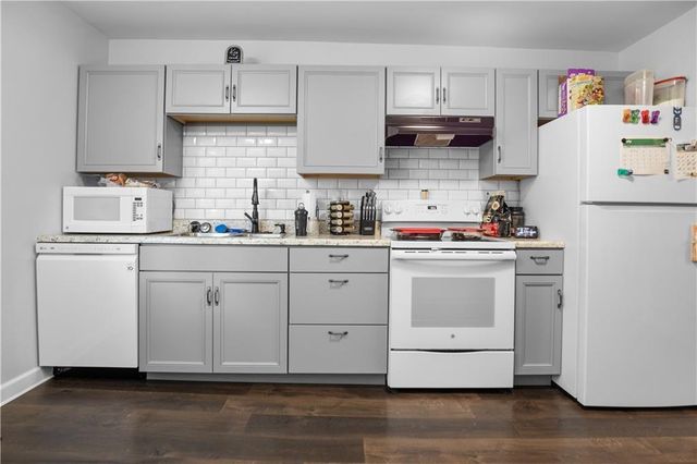 3723 Lake Trenton Drive, Trenton, MO 64683