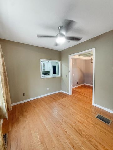 711 1st Ave SE, Minot, ND 58701