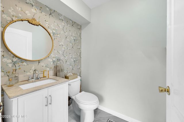 131 Forest Park Circle, Lakewood, NJ 08701