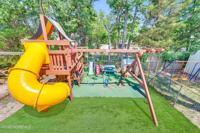 131 Forest Park Circle, Lakewood, NJ 08701