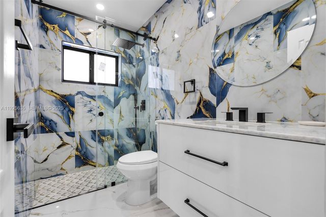 864 W 69th Pl, Hialeah, FL 33014