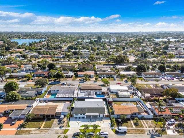 864 W 69th Pl, Hialeah, FL 33014