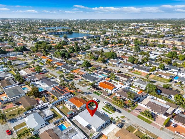 864 W 69th Pl, Hialeah, FL 33014