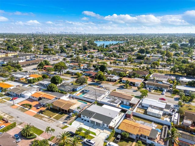 864 W 69th Pl, Hialeah, FL 33014