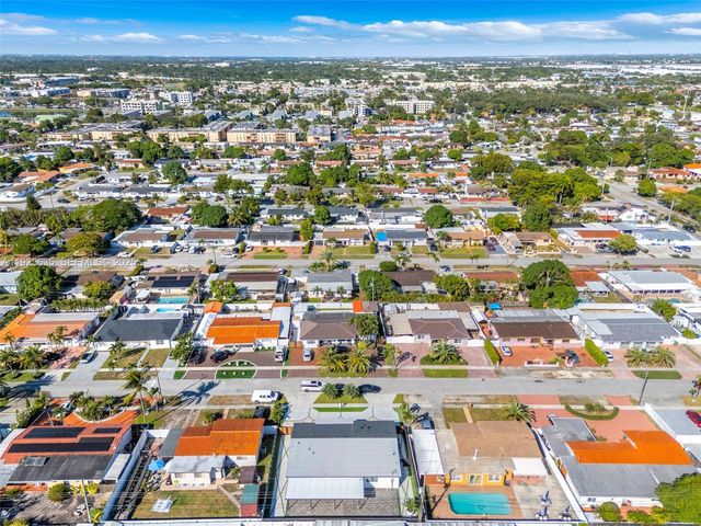 864 W 69th Pl, Hialeah, FL 33014