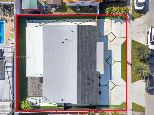 864 W 69th Pl, Hialeah, FL 33014