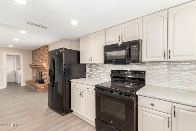 3209 E ENID Avenue, Mesa, AZ 85204