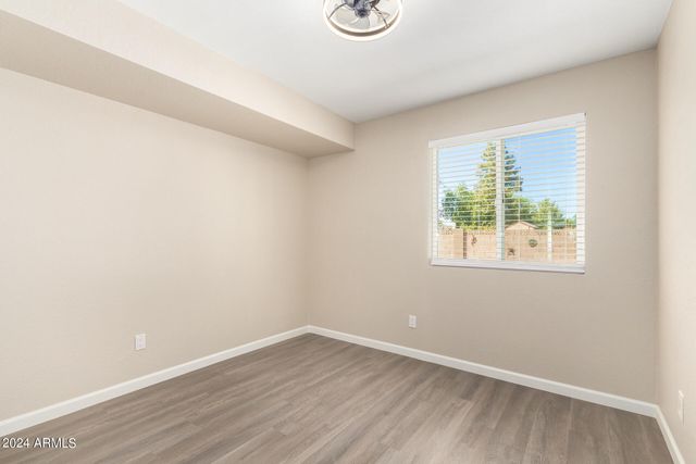 3209 E ENID Avenue, Mesa, AZ 85204