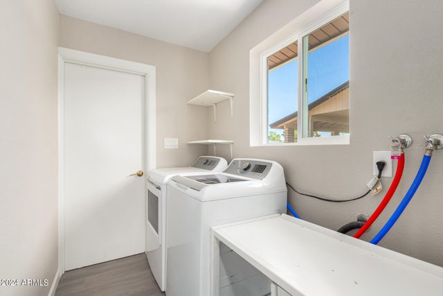 3209 E ENID Avenue, Mesa, AZ 85204