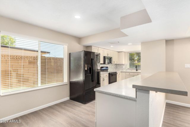 3209 E ENID Avenue, Mesa, AZ 85204