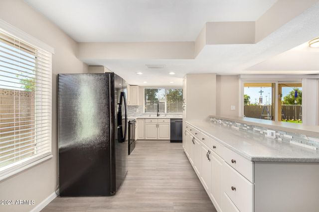 3209 E ENID Avenue, Mesa, AZ 85204