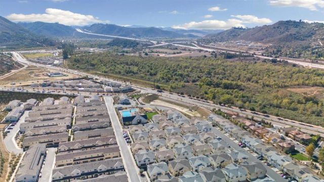 212 Perennial Pl, Fallbrook, CA 92028