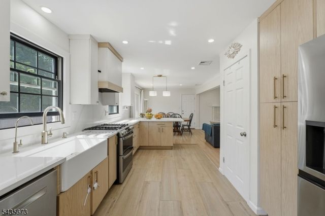 10 Happel Ct, Scotch Plains Twp., NJ 07076
