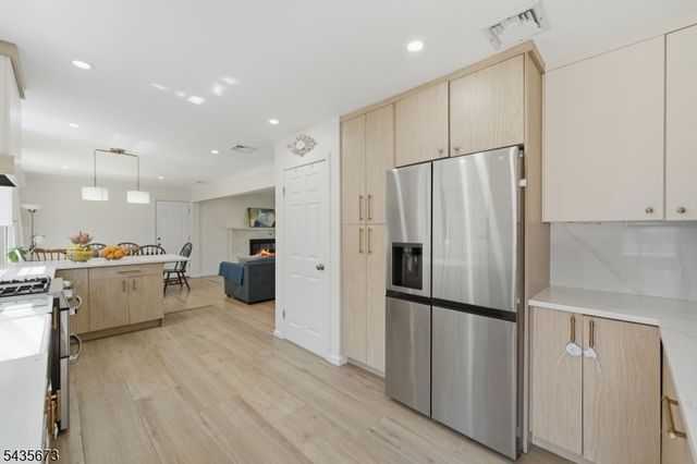 10 Happel Ct, Scotch Plains Twp., NJ 07076
